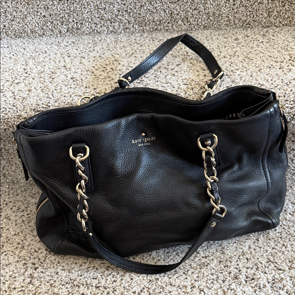 EUC Kate Spade Black Leather Expandable Shoulder Bag